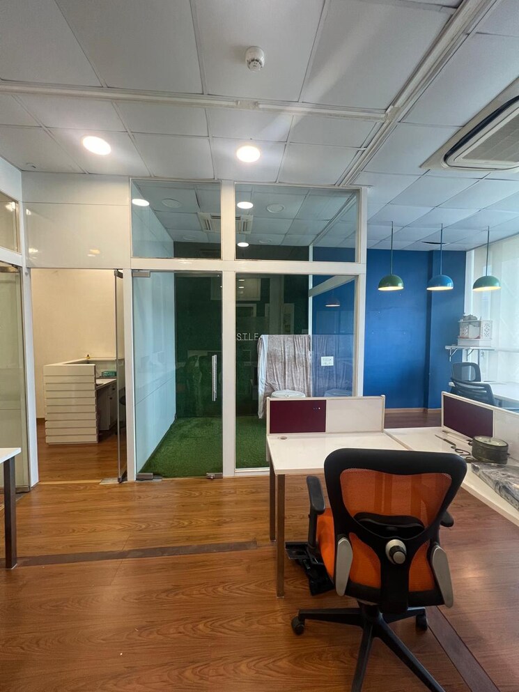 Team Area, remi-commercio Commercial Office Space 690 Sq.Ft. In Andheri West Mumbai 7834742