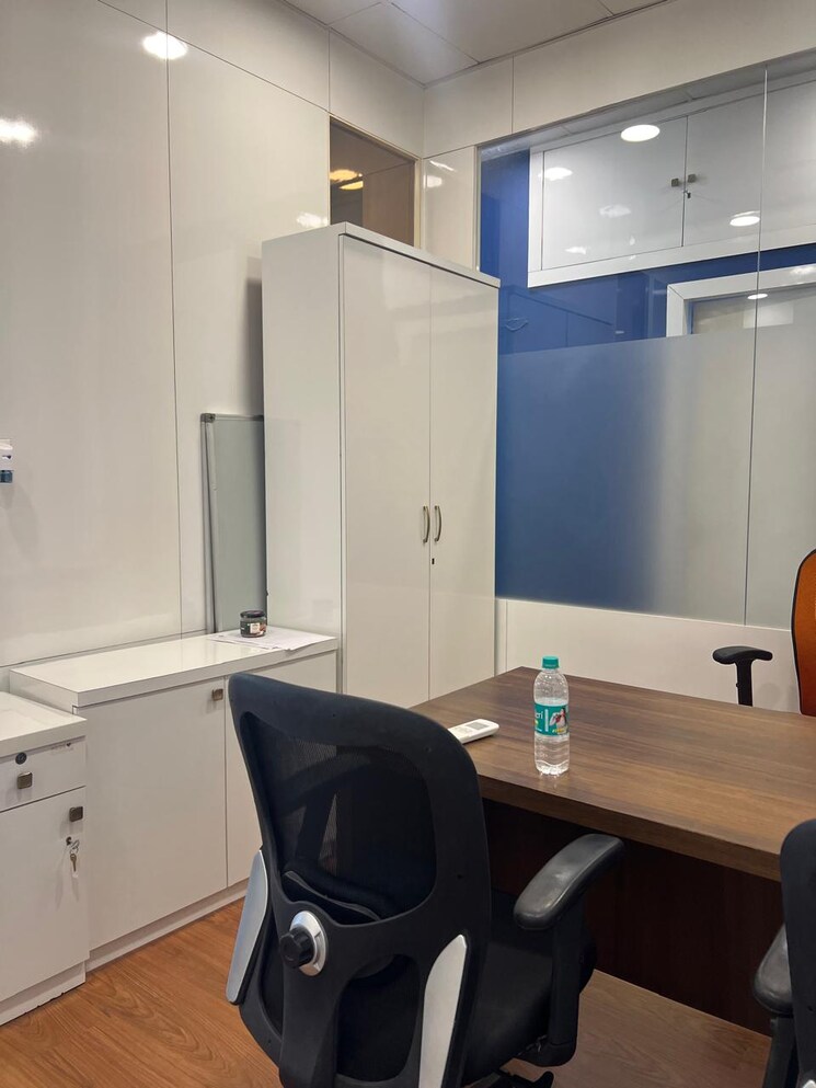 Team Area, remi-commercio Commercial Office Space 690 Sq.Ft. In Andheri West Mumbai 7834742