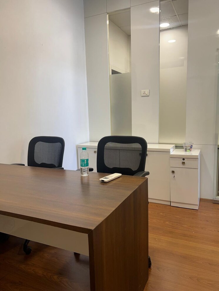 Team Area, remi-commercio Commercial Office Space 690 Sq.Ft. In Andheri West Mumbai 7834742