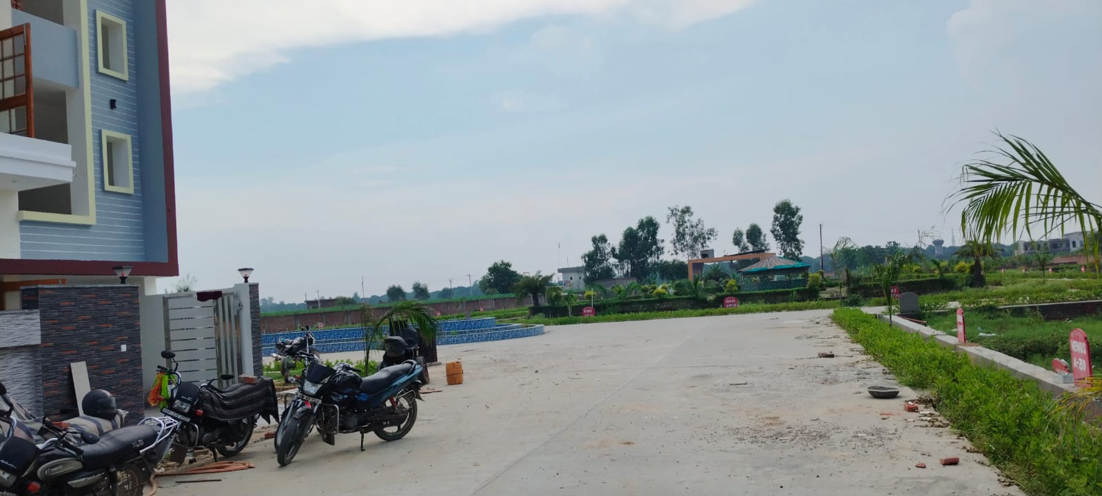 Plot For Sale in Sikandrabad
