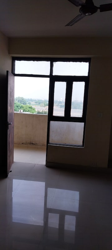 2 BHK Apartment For Resale in Mahagun Puram Phase I Nh 24 Ghaziabad  7835343