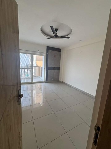 Bathroom in 3 BHK Apartment at Panchsheel Greens II, Sector 16 Greater Noida – for Sale