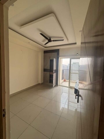 Bathroom in 3 BHK Apartment at Panchsheel Greens II, Sector 16 Greater Noida – for Sale