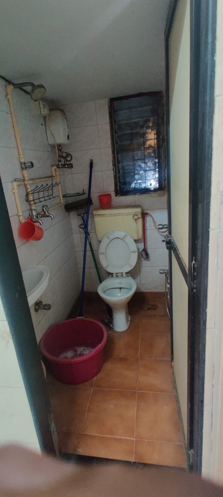 Bathroom, vaibhav-wisteria-residency 2 Bedroom 776 Sq.Ft. Apartment In Santacruz East Mumbai 7835592