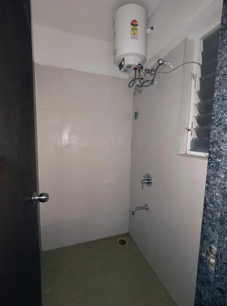 Bathroom, mantra-insignia 1 Bedroom 500 Sq.Ft. Apartment In Mundhwa Pune 7835604