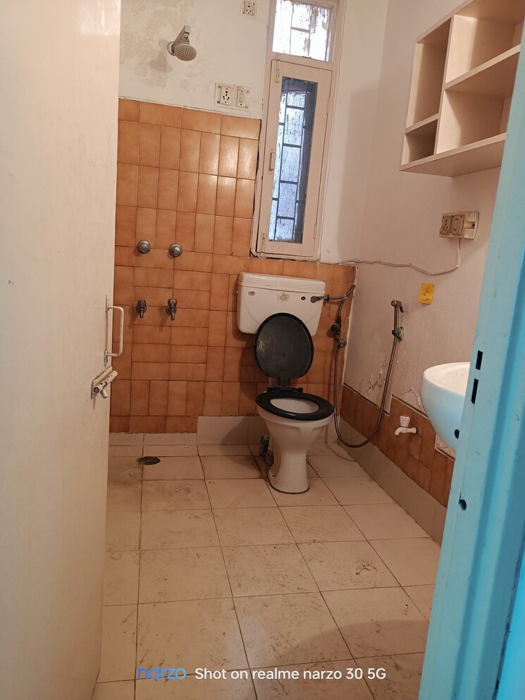 Bathroom, ip extension 3 Bedroom 1400 Sq.Ft. Apartment In Ip Extension Delhi 7835972