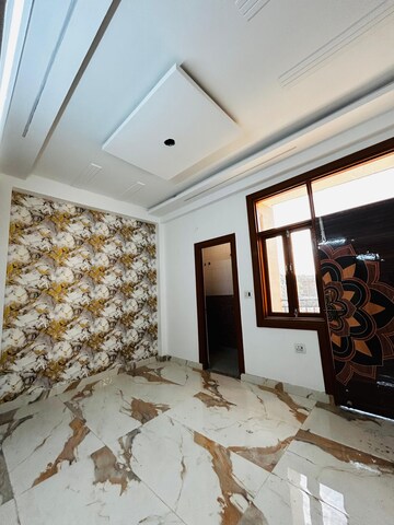 Living Room in 1 BHK Builder Floor at Dlf Ankur Vihar – for Sale