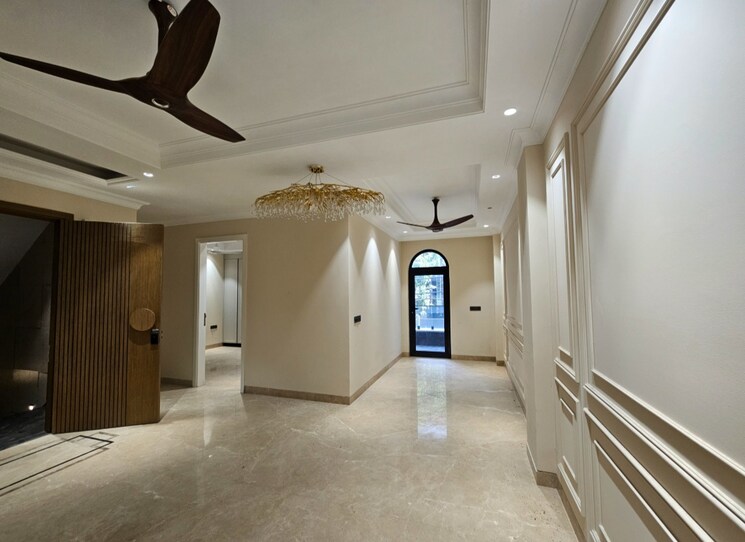 Living Room, new rajinder nagar 3 Bedroom 200 Sq.Yd. Builder Floor In New Rajinder Nagar Delhi 7836013