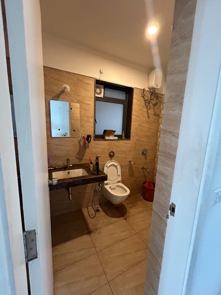 Bathroom, amanora-gold-towers 2 Bedroom 720 Sq.Ft. Apartment In Hadapsar Pune 7836512
