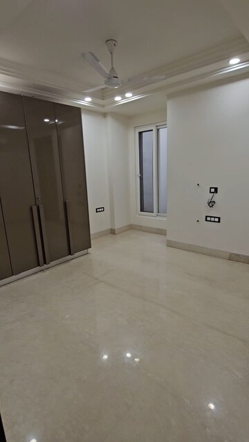 Room in 3 BHK Builder Floor at New Rajinder Nagar – for Sale