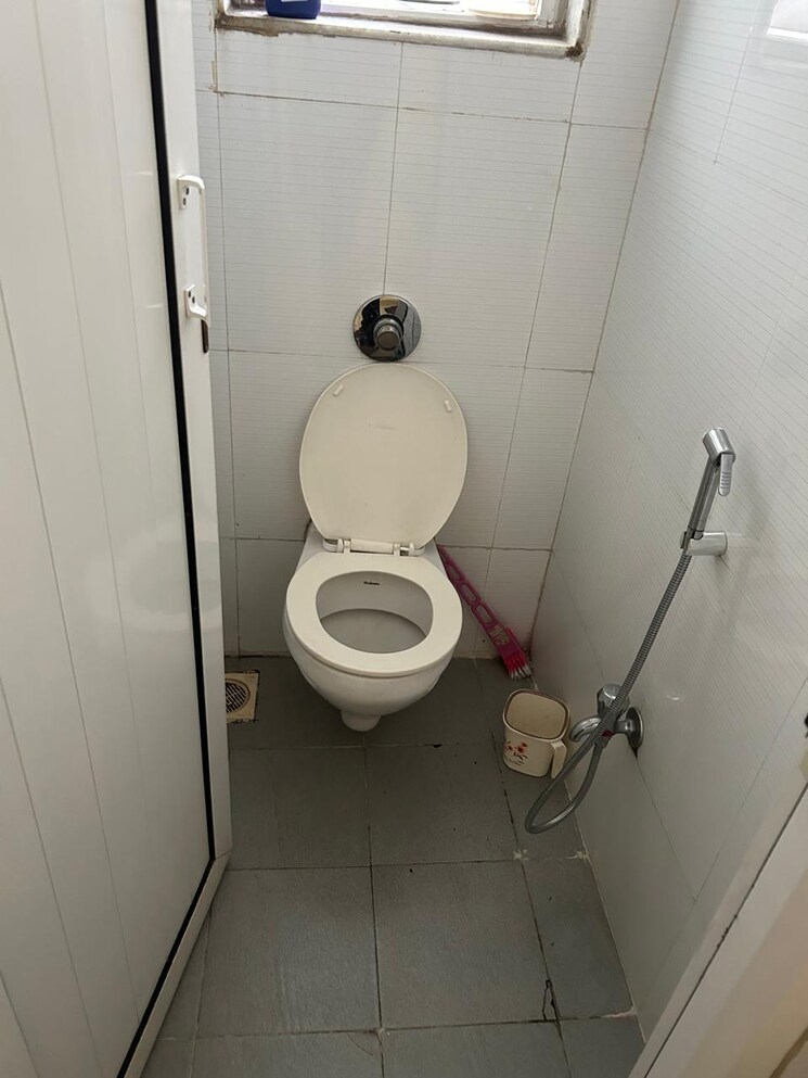 Bathroom, amanora-metro-tower 1 Bedroom 650 Sq.Ft. Apartment In Hadapsar Pune 7836622