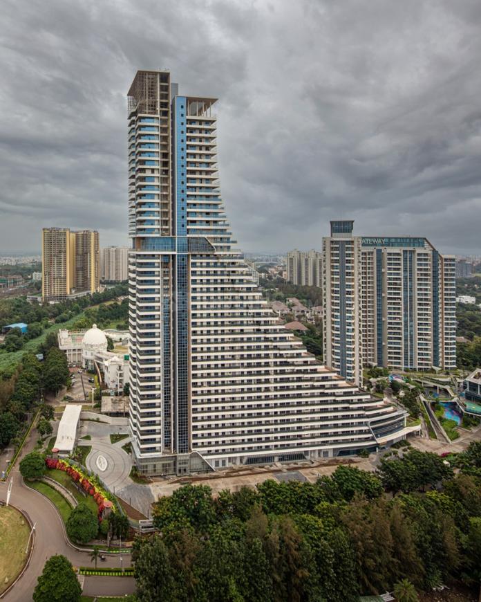 2.5 BHK 1085 Sq.Ft. Apartment in Amanora Gateway Towers