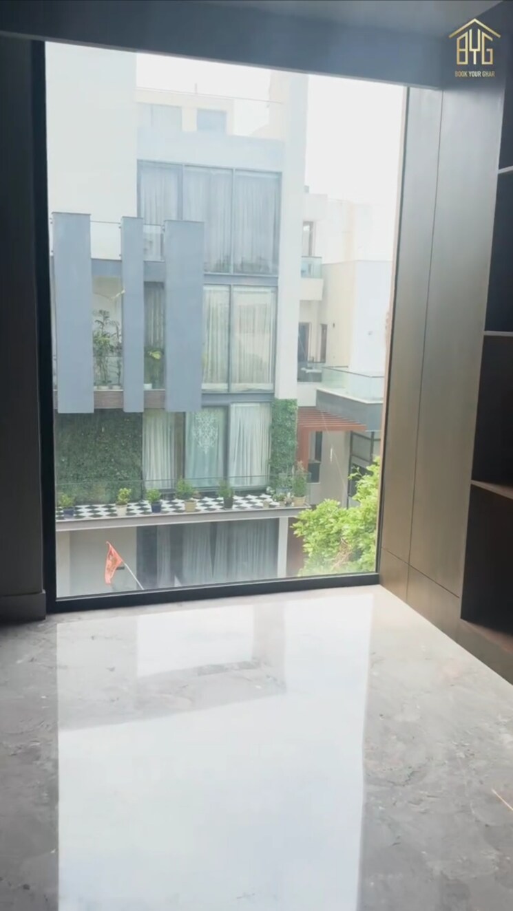 Room, new rajinder nagar 5 Bedroom 660 Sq.Yd. Builder Floor In New Rajinder Nagar Delhi 7836766