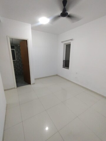2 BHK Apartment For Sale in Sheth Avalon Phase 2, Majiwada