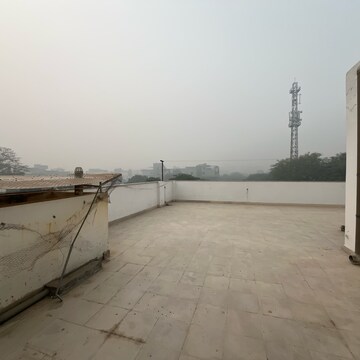 Balcony in 1 RK Builder Floor at Ansal Sushant Lok I, Sector 43 – for Rent