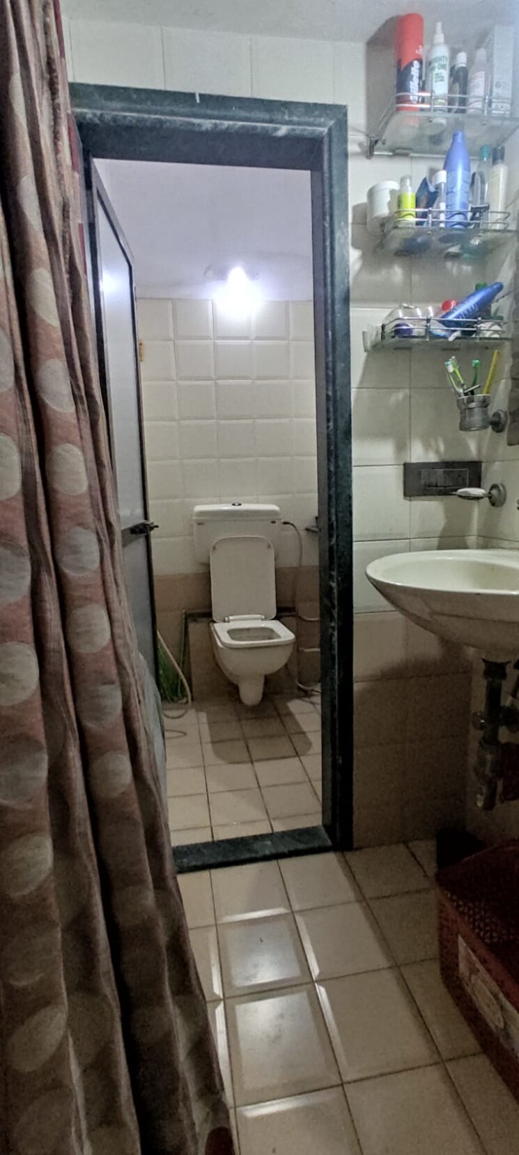 Bathroom, saket-complex 3 Bedroom 1260 Sq.Ft. Apartment In Kalwa Thane 7837873