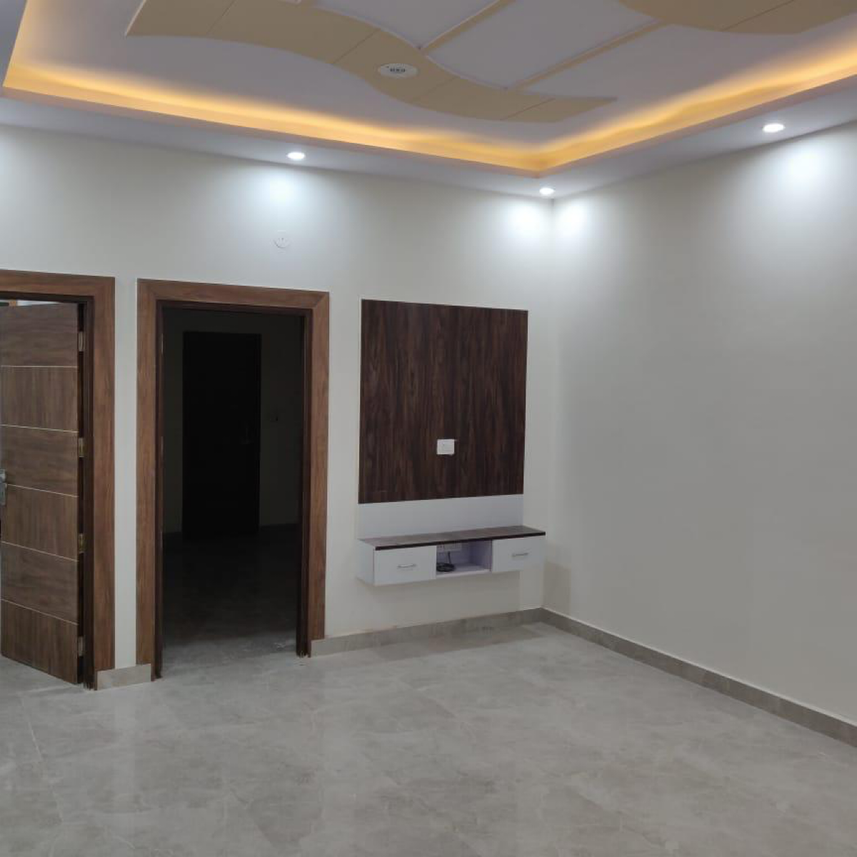 3 BHK + Pooja Room,Servant Room Builder Floor For Sale in Sector 16