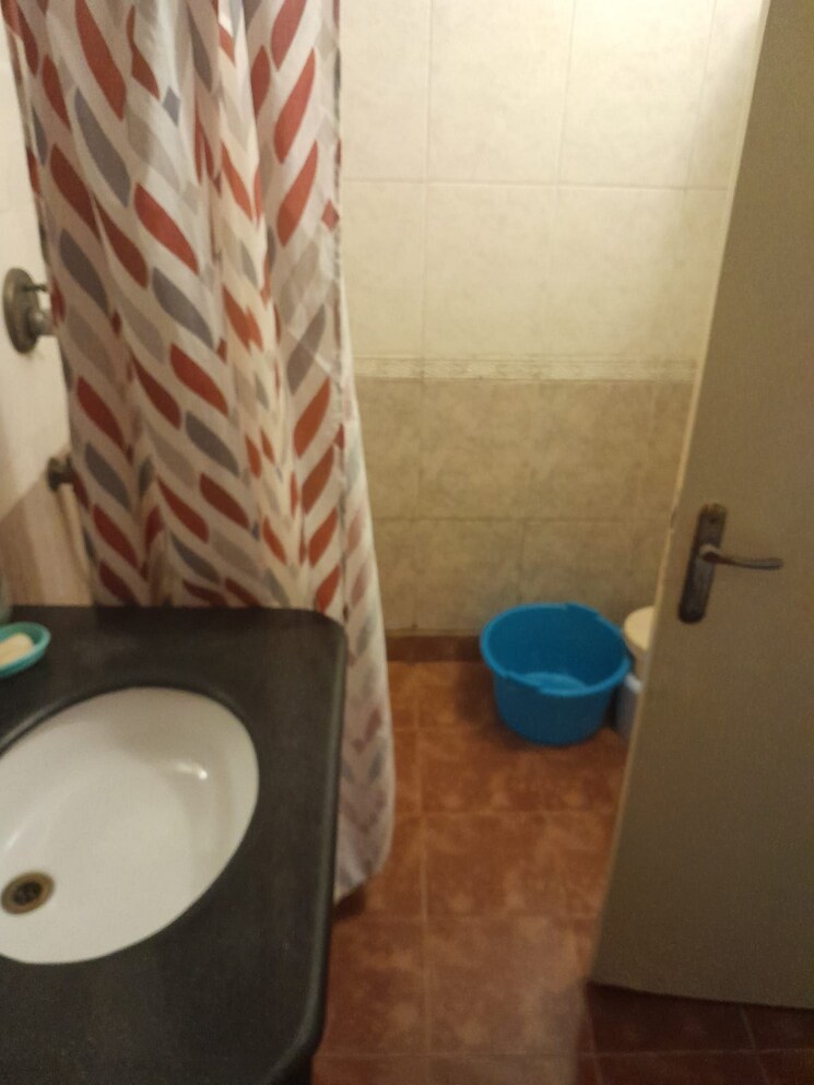 Bathroom, parsvnath-srishti 4 Bedroom 2328 Sq.Ft. Apartment In Sector 93 Noida 7837348