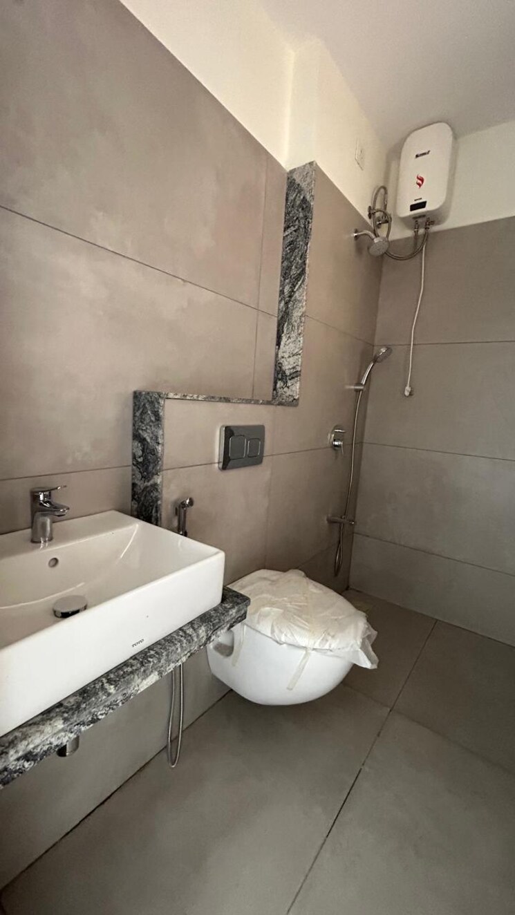 Bathroom, bharat-arize 2.5 Bedroom 1080 Sq.Ft. Apartment In Goregaon West Mumbai 7837376
