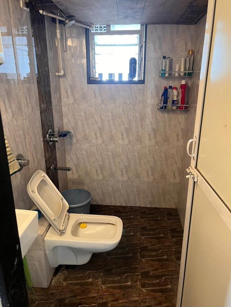 Bathroom, lotus-lotus-link-square 2 Bedroom 1000 Sq.Ft. Apartment In Malad West Mumbai 7837453