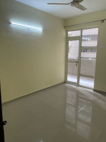 Room in 2 BHK Apartment at Pyramid Elite, Sector 86 – for Rent