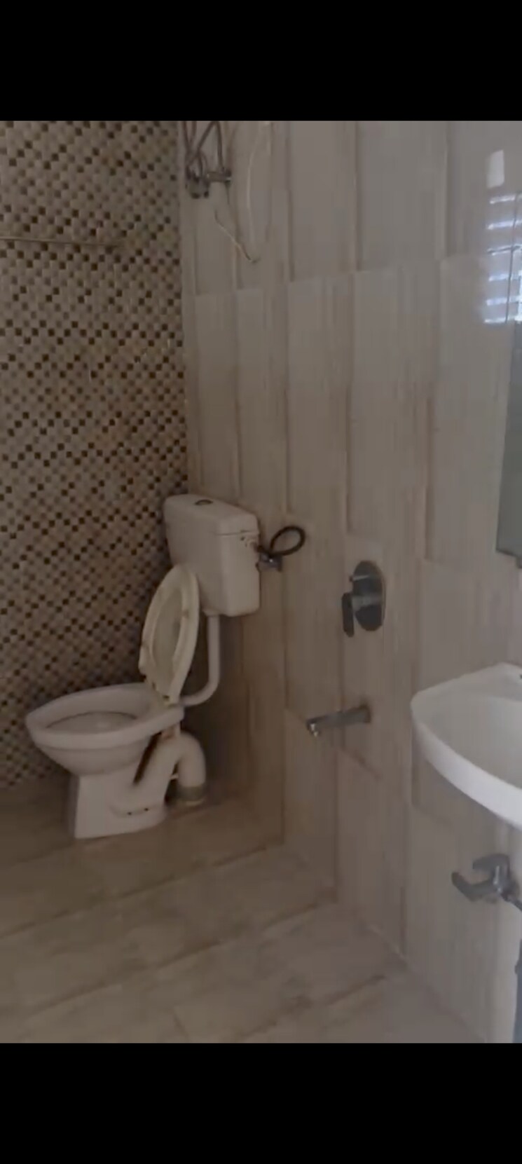 Bathroom, dosti-belleza 1 Bedroom 491 Sq.Ft. Apartment In Parel Mumbai 7838178