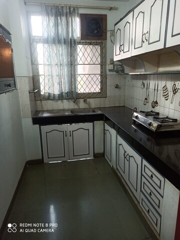 2 BHK Apartment For Rent in DLF Silver Oaks, Sector 26