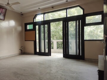 Room in 3 BHK Builder Floor at Chittaranjan Park – for Sale