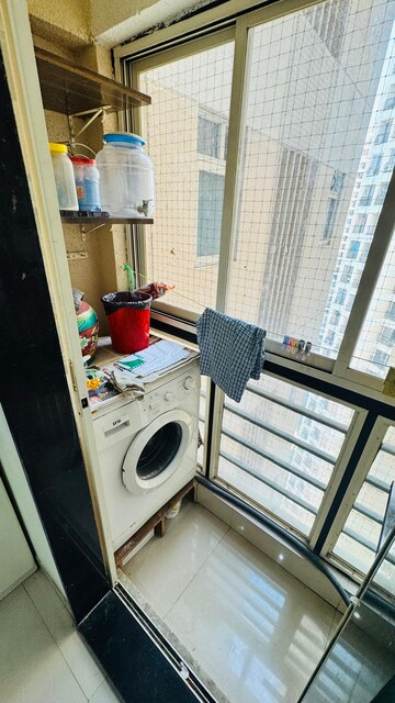 रेसिडेंशियल फ्लैट वर्ग फुट फॉर रेंट इन घोड़बंदर रोड थाने  7838352