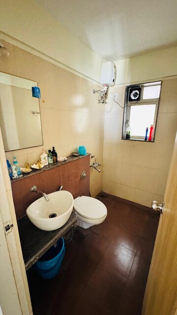 रेसिडेंशियल फ्लैट वर्ग फुट फॉर रेंट इन घोड़बंदर रोड थाने  7838352