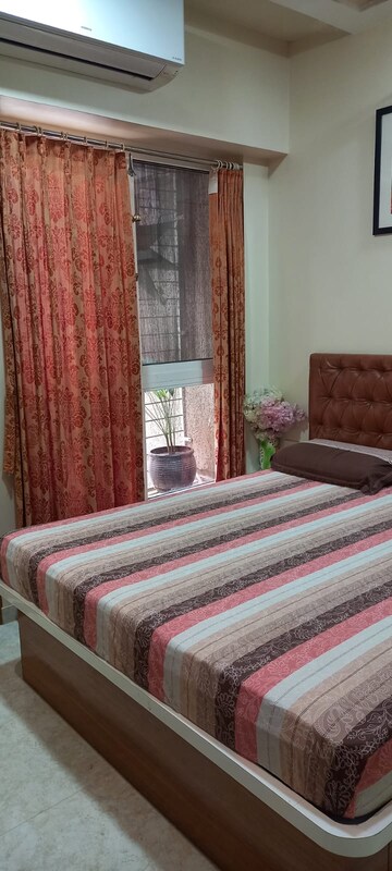 Bedroom in 1 BHK Apartment at Lodha Amara, Kolshet Road – for Sale