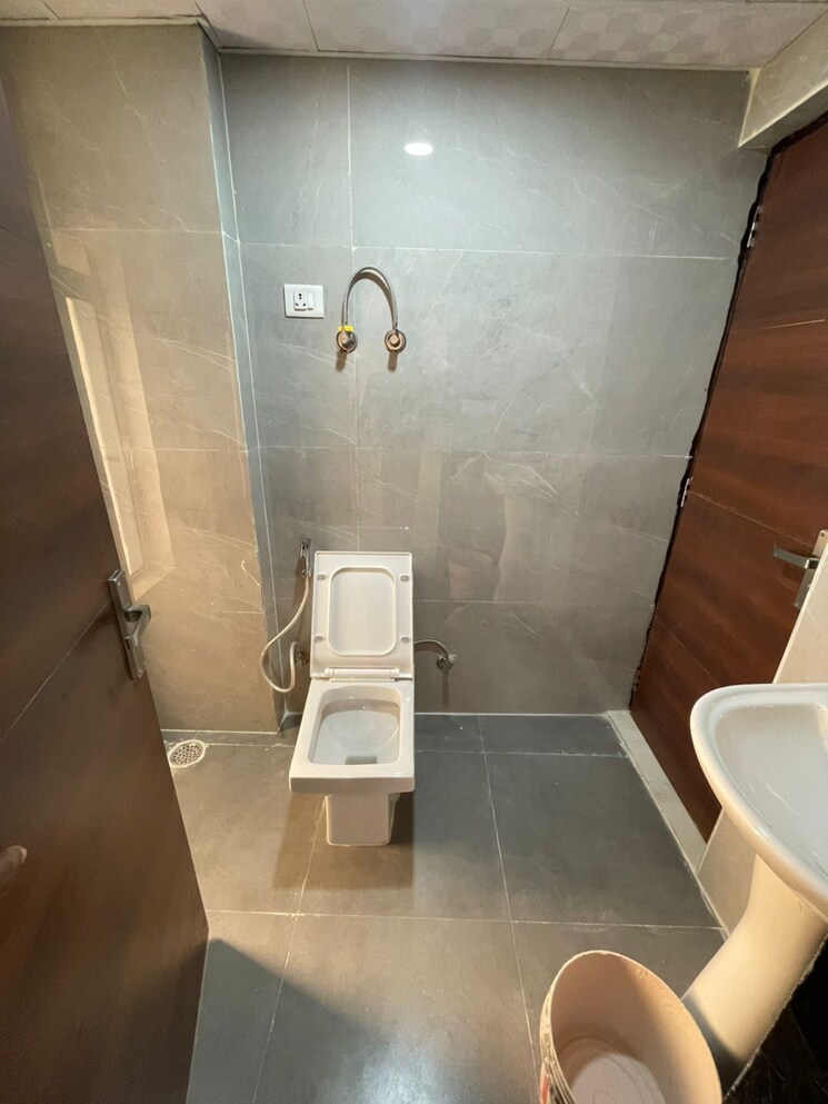 Bathroom, supertech-ecovillage-ii 2 Bedroom 890 Sq.Ft. Apartment In Bhangel Greater Noida 7838674