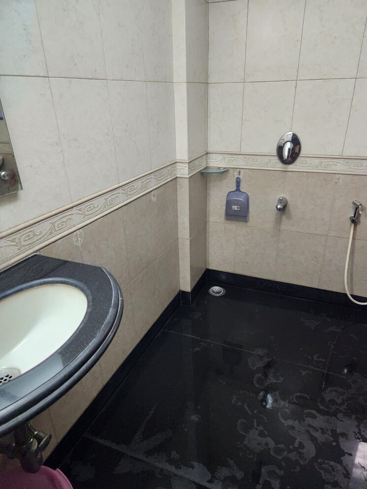 Bathroom, sea-lord 2.5 Bedroom 900 Sq.Ft. Apartment In Cuffe Parade Mumbai 7838830