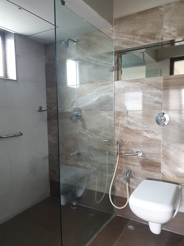 Bathroom, jal-kiran 3.5 Bedroom 1500 Sq.Ft. Apartment In Cuffe Parade Mumbai 7838859
