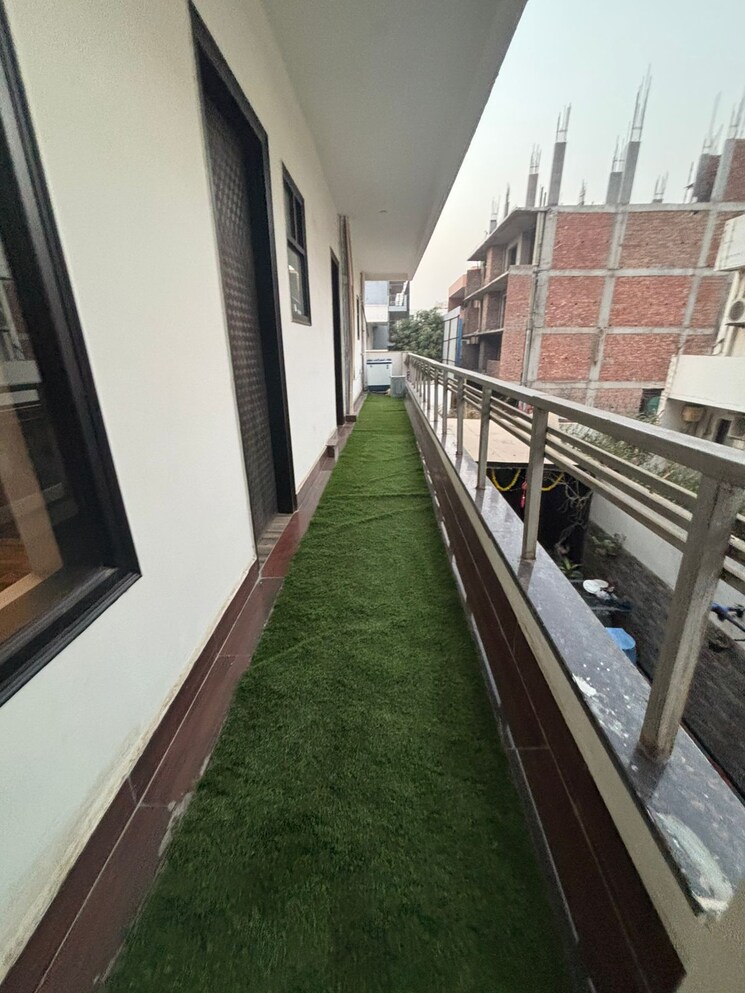 Balcony, ansal-sushant-residency 4 Bedroom 500 Sq.Yd. Builder Floor In Sushant Lok Iii Gurgaon 7838894