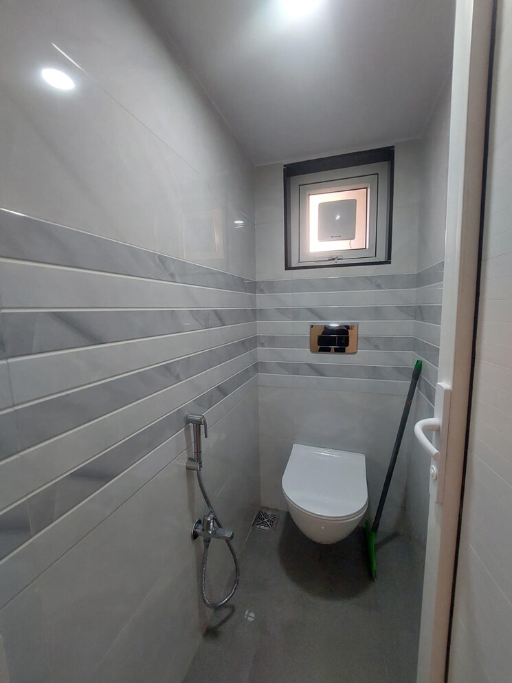 Bathroom, hiranandani-gardens-kingston 1 Bedroom 480 Sq.Ft. Apartment In Powai Mumbai 7838879
