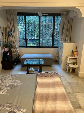 Living Room in 3 BHK Apartment at Juhu Shalimar CHS, Vile Parle West – for Rent