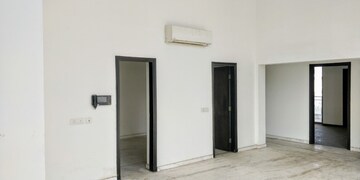 Room in 4 BHK Apartment at Tata Primanti-Executive Apartments, Sector 72 – for Sale