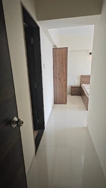 Room in 2 BHK Apartment at Andheri West – for Rent