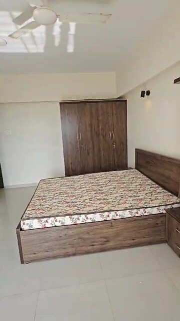 Bedroom in 2 BHK Apartment at Andheri West – for Rent