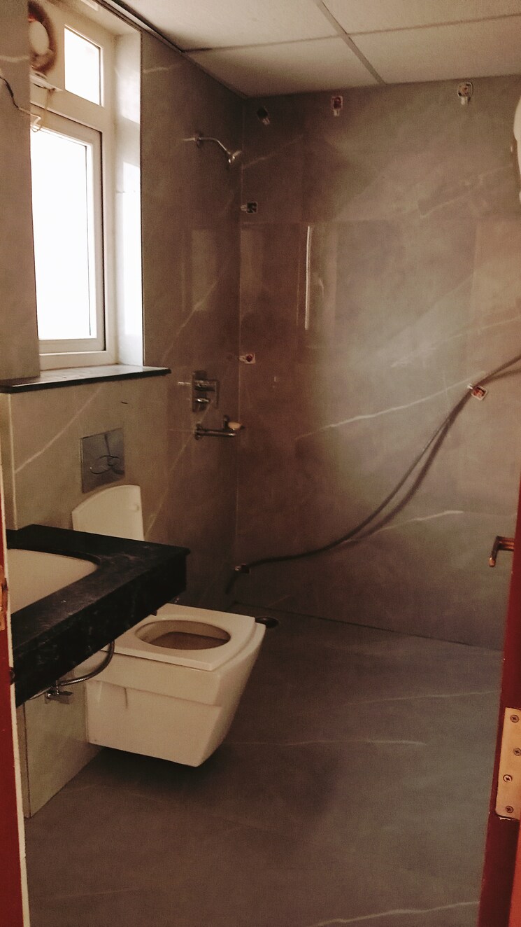 Bathroom, rishita-manhattan 3.5 Bedroom 1650 Sq.Ft. Apartment In Gomti Nagar Lucknow 7839015