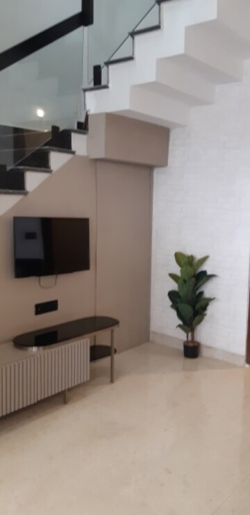 Room in 3 BHK Villa at Mahal Road – for Sale