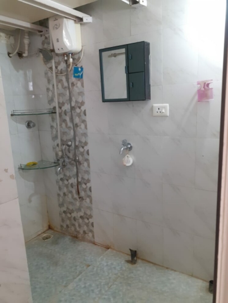 Bathroom, varanasi-society 1 Bedroom 650 Sq.Ft. Apartment In Warje Pune 7839139