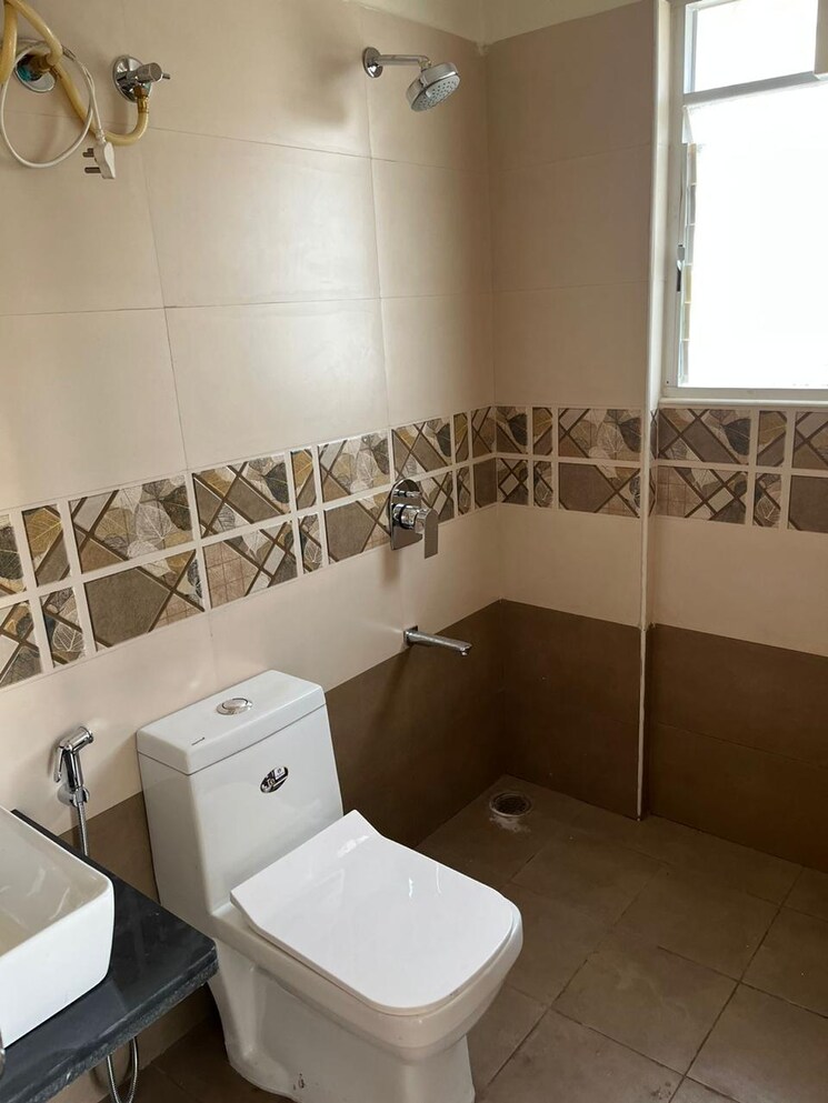 Attached Bathroom, the-residences-jayamahal 3 Bedroom 3000 Sq.Ft. Apartment In Jayamahal Bangalore 7839212