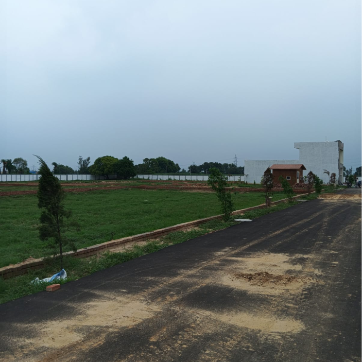 Garden, lawar np  180 Sq.Yd. Plot In Lawar np Meerut 7839267