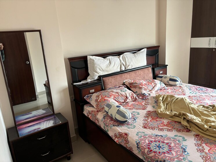 Bedroom, mahagun-moderne 2.5 Bedroom 1250 Sq.Ft. Apartment In Sector 78 Noida 7839281