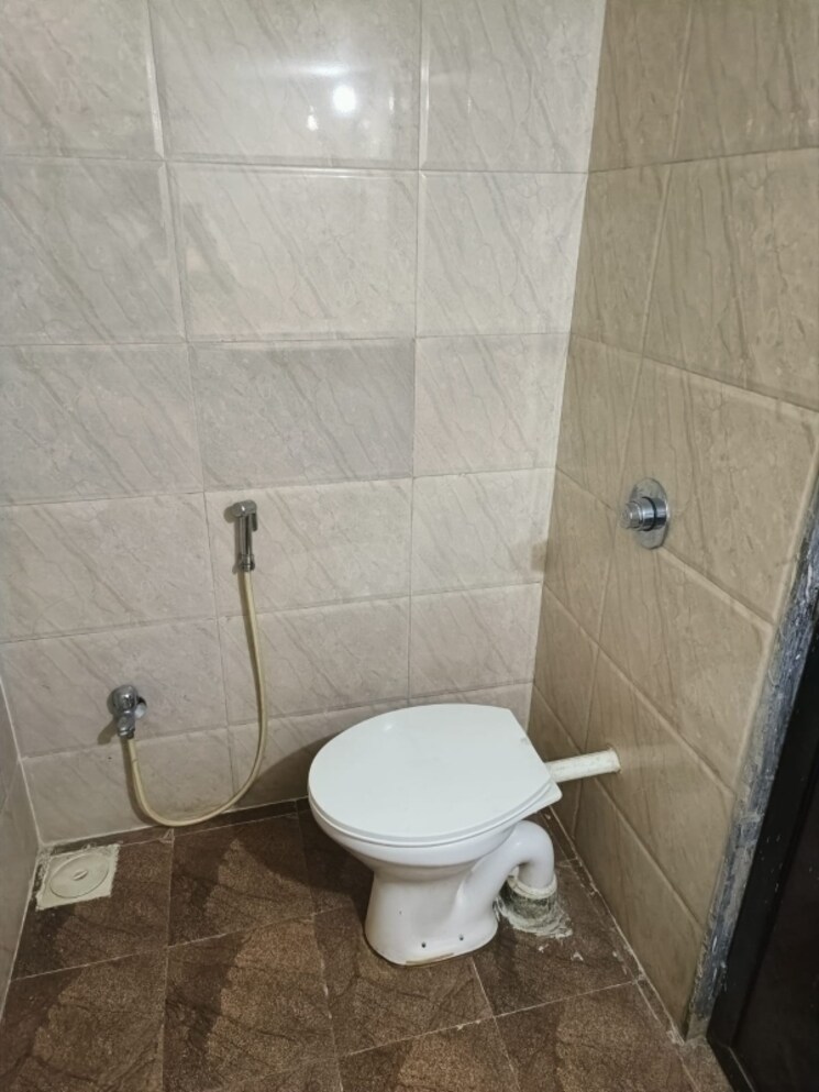 Bathroom, rosa-elite 2 Bedroom 1010 Sq.Ft. Apartment In Bhayandarpada Thane 7839363