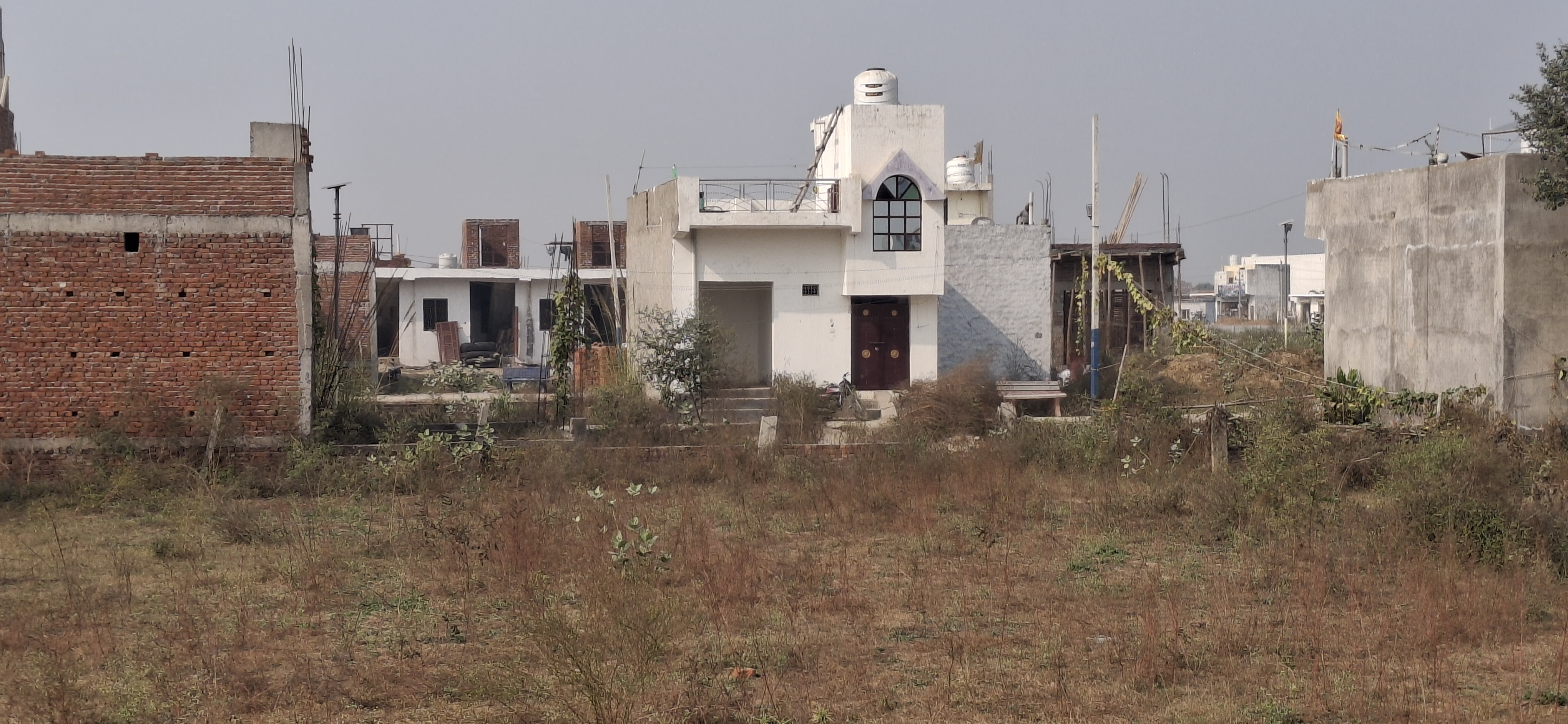 रेसिडेंशियल प्लॉट वर्ग यार्ड फॉर रीसेल इन यूपीएसआईडीसी साइट बी ग्रेटर नोएडा  7839381