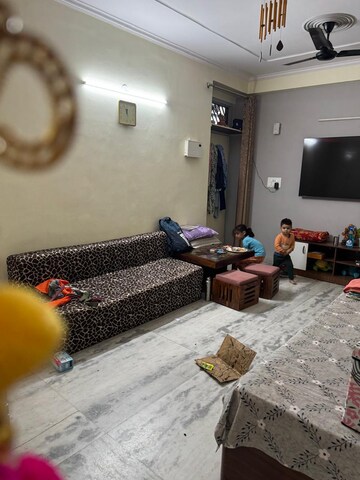 Living Room in 1 BHK Builder Floor at Vaishali Sector 4 – for Sale