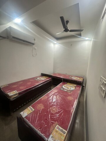 Furnished Amenities in  Pg at Sector 27 – for Rent
